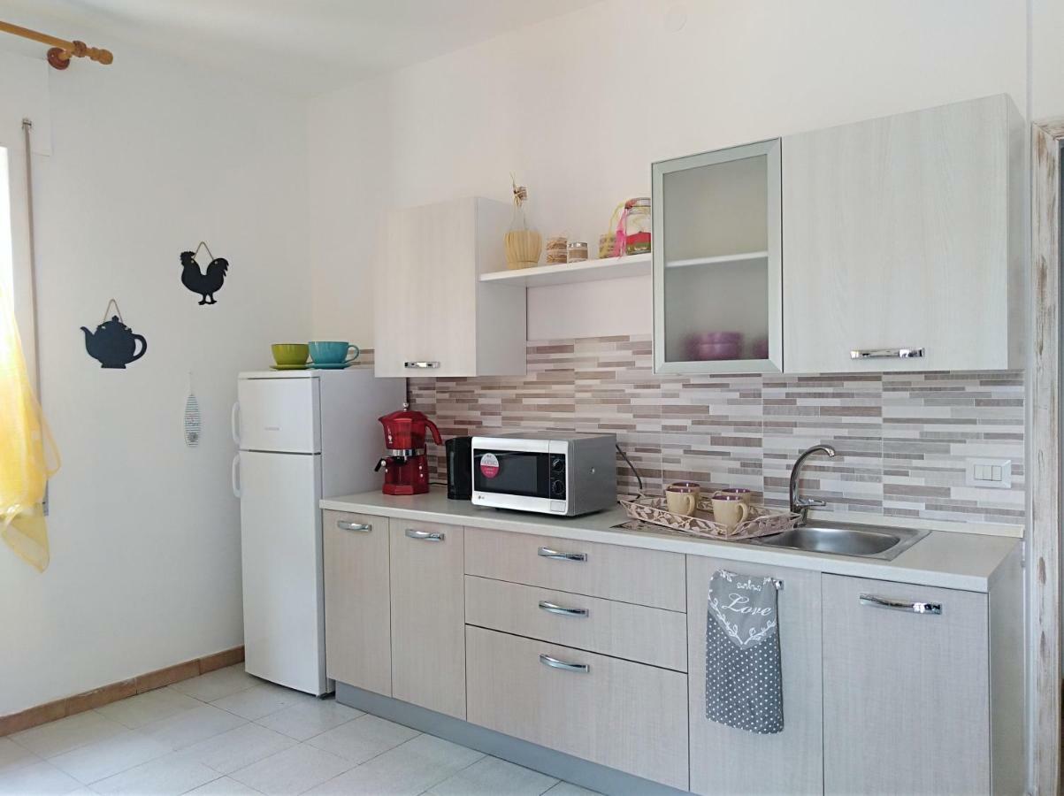 B&B Le Peonie Badesi Εξωτερικό φωτογραφία